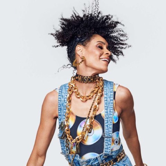 Brand new in box gold Moschino earrings - Picture 7 of 7